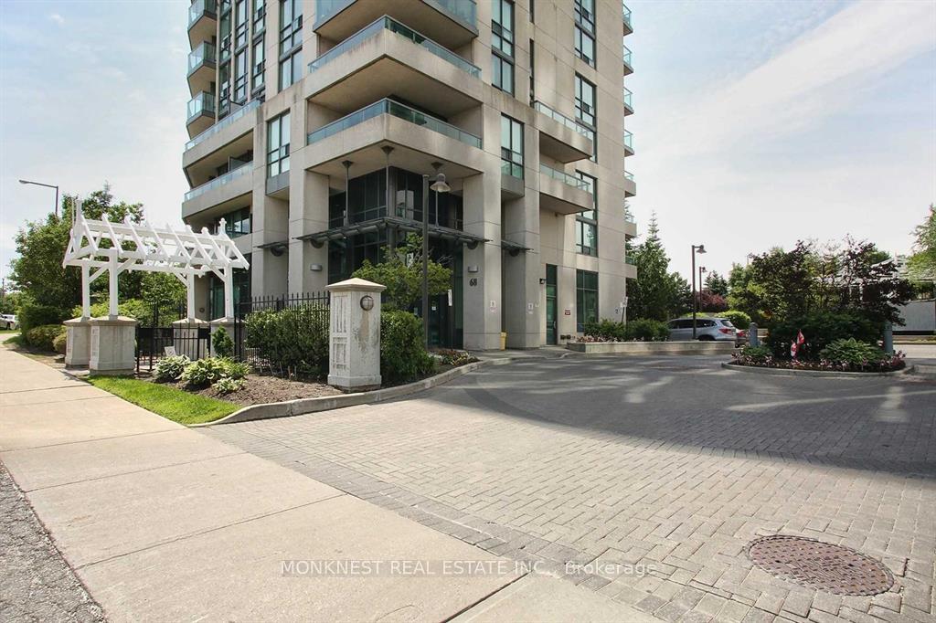 2 Bedrooms Condo at 68 Grangeway, Toronto For sale
