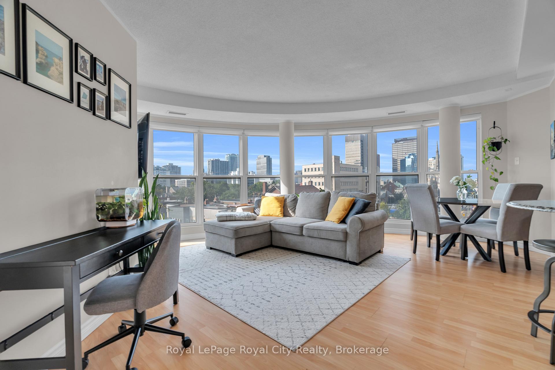 2 Bedrooms Condo at 135 James, Hamilton For sale
