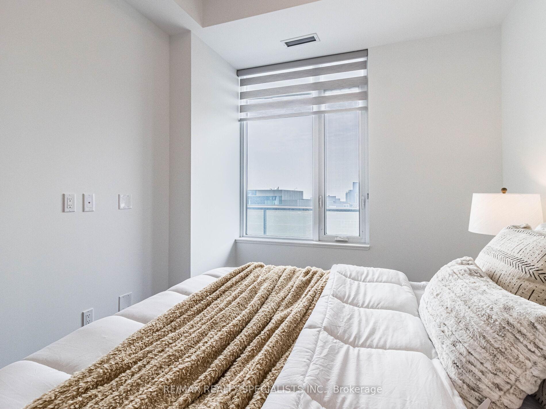3 Bedrooms Condo at 480 Front,  Toronto For sale