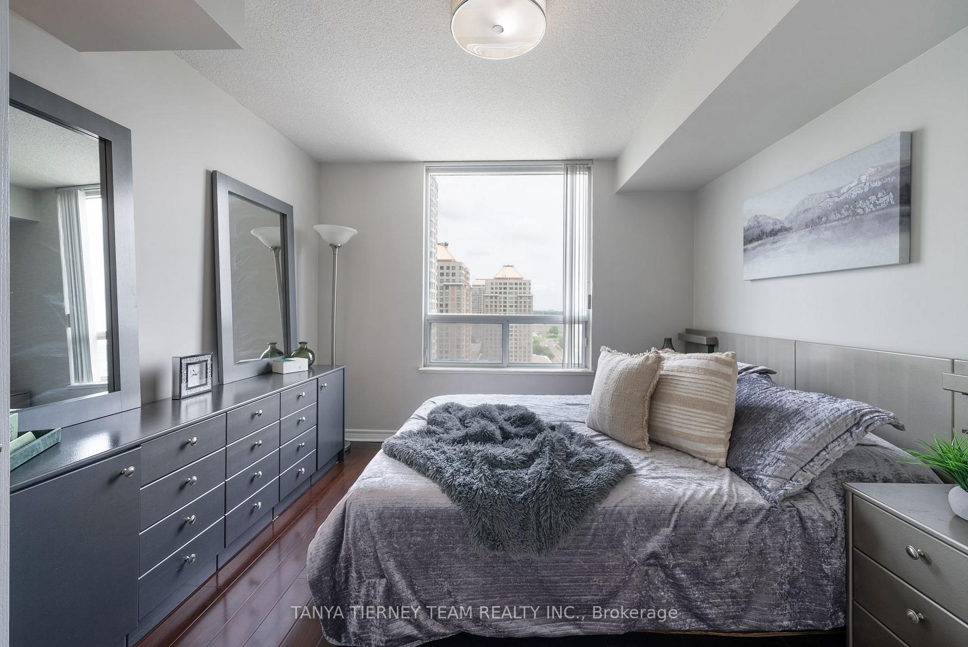 2 Bedrooms Condo at 68 Corporate, Toronto For sale