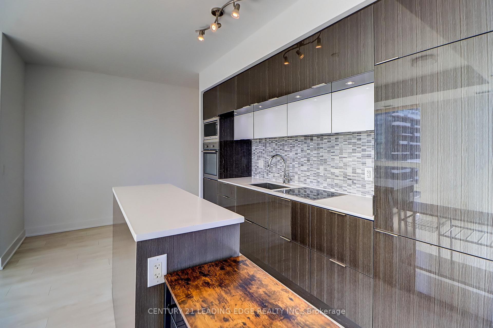 3 Bedrooms Condo at 318 Richmond,  Toronto For sale