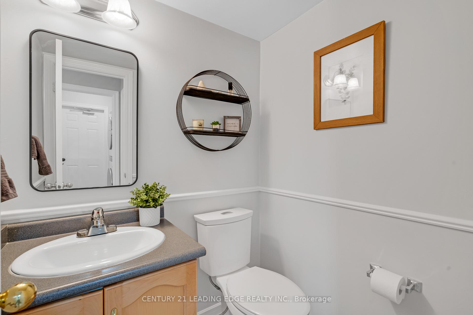 3 Bedrooms Condo at 2435 Woodward,  Burlington For sale