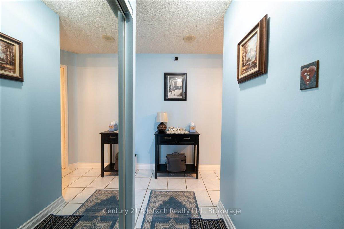 1 Bedroom Condo at 41 MARKBROOK, Toronto For sale