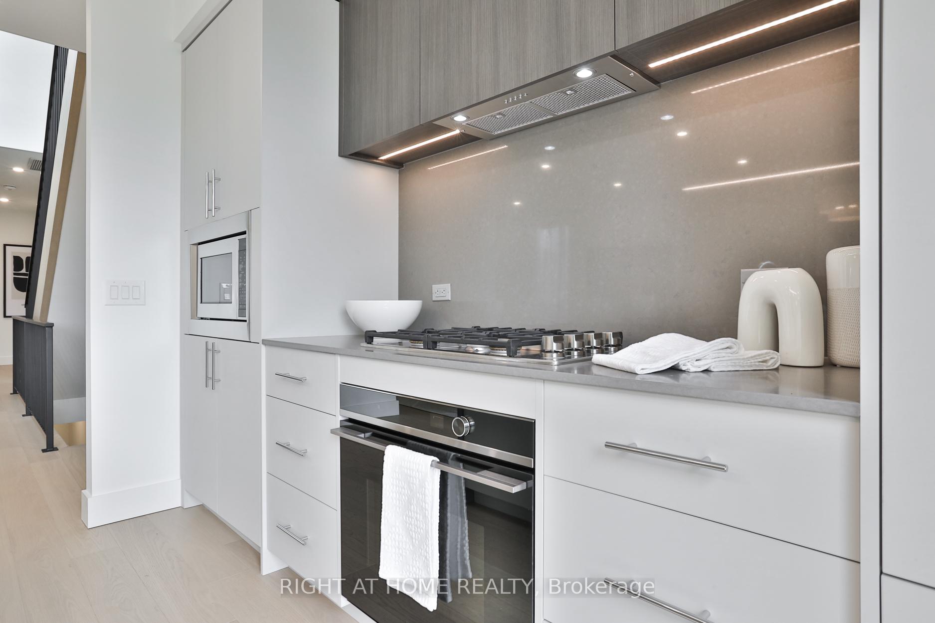 3 Bedrooms Condo at 2343 Gerrard, Toronto For sale