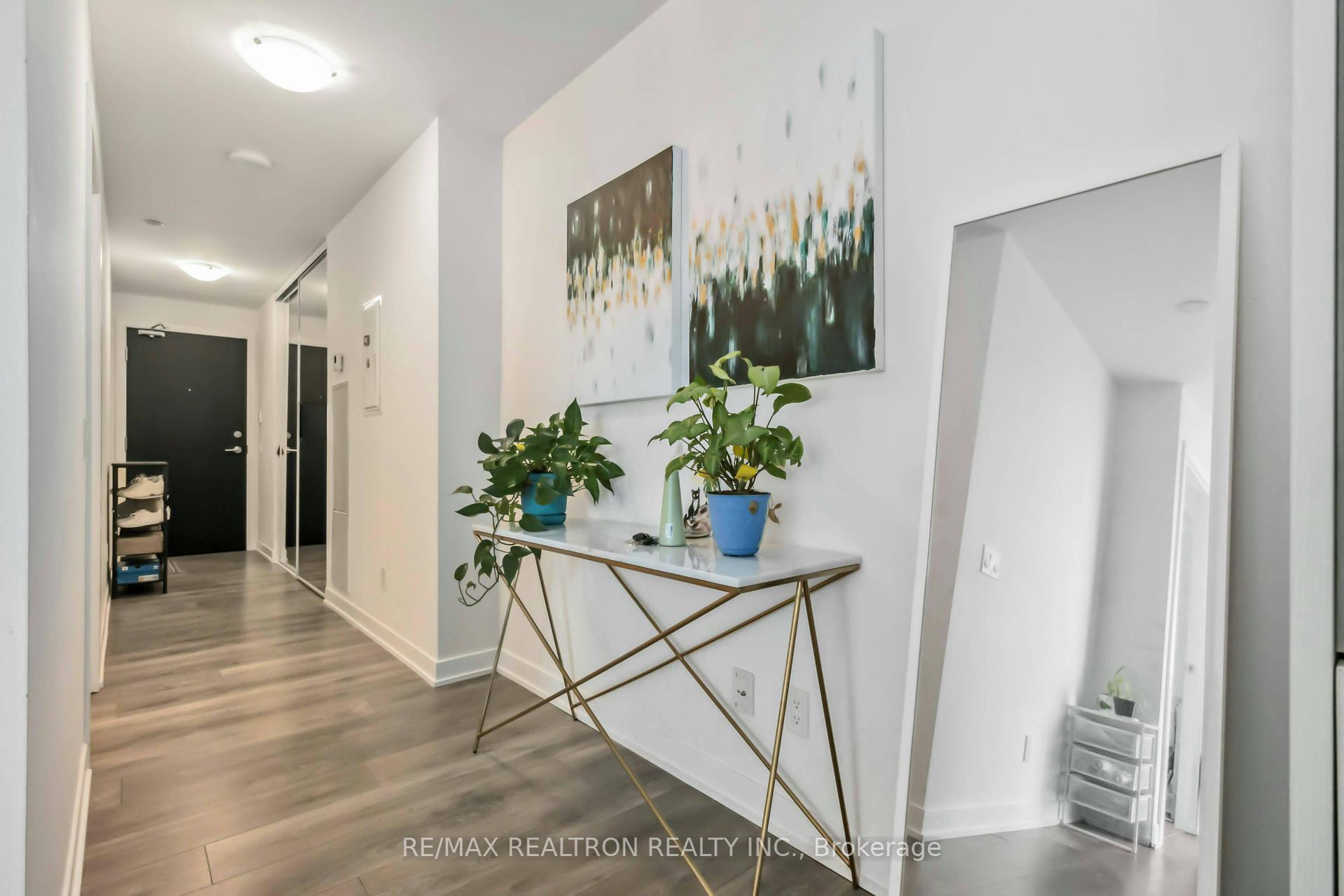 1 Bedroom Condo at 87 Peter,  Toronto For sale