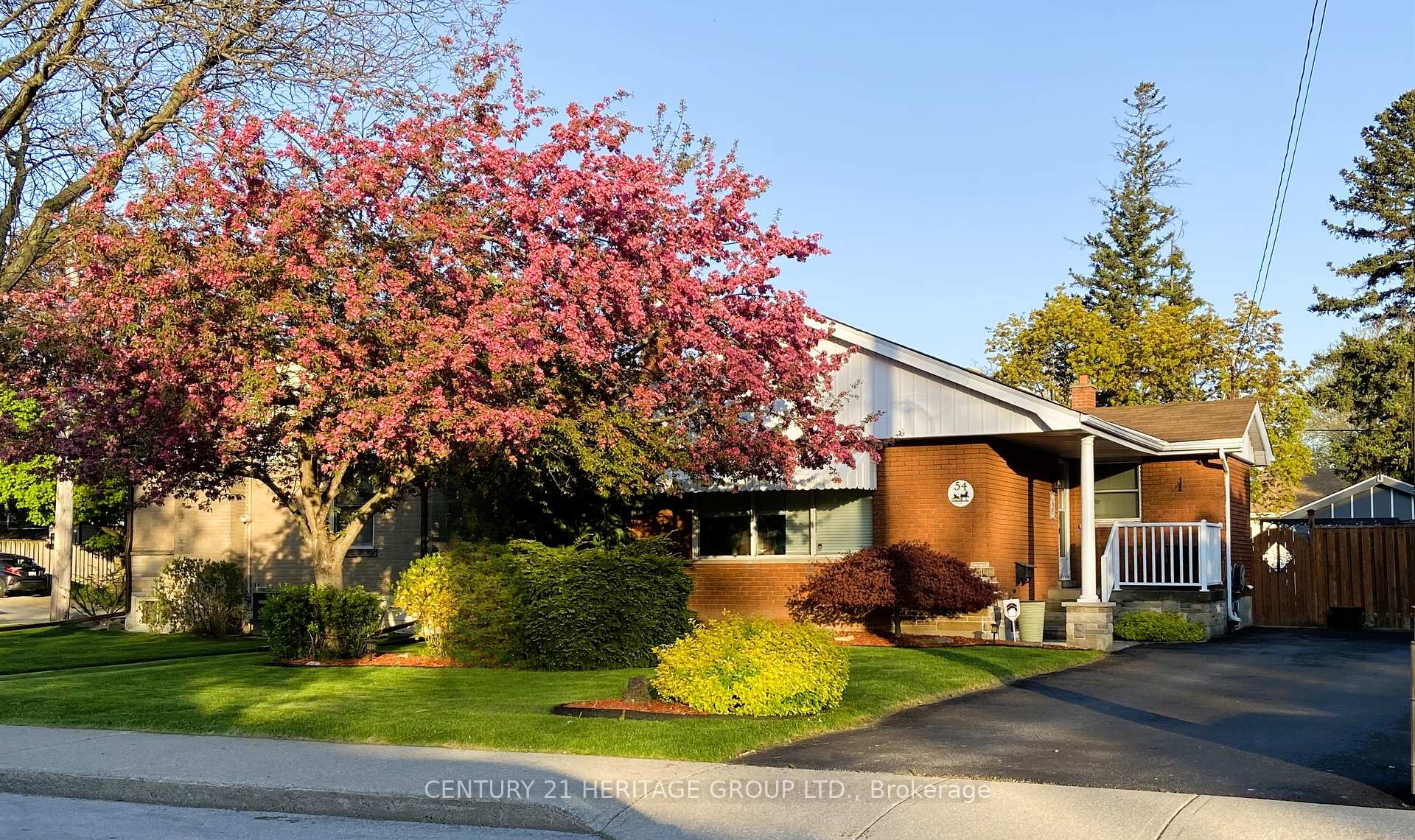 54 Sherwood Rise, Hamilton, ON L8T 1N8