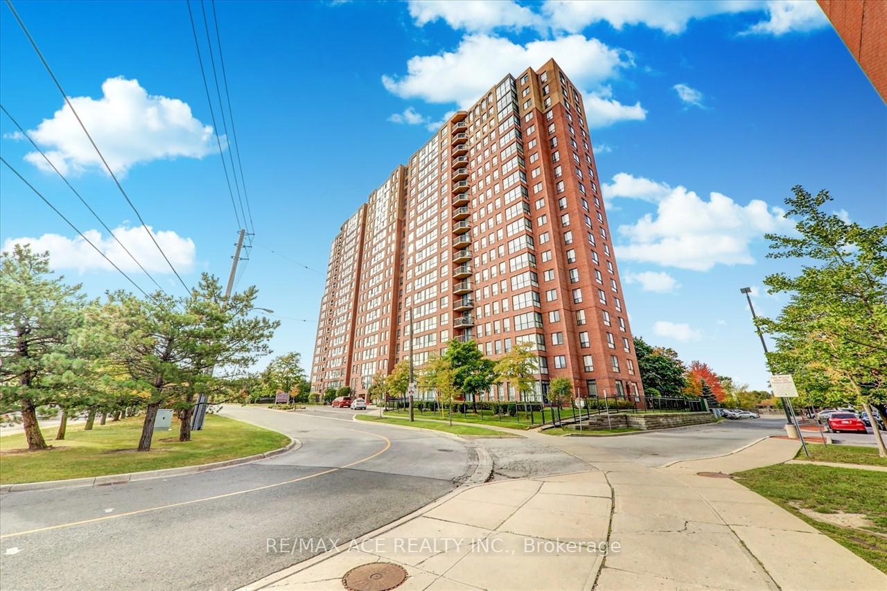3 Bedrooms Condo at 330 Mccowan, Toronto For sale