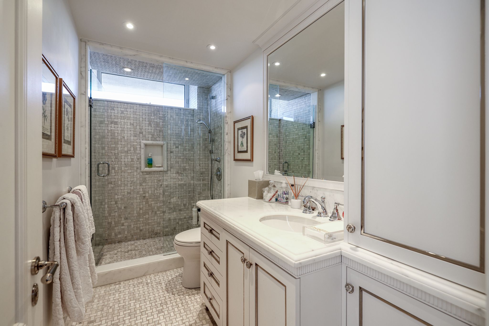 2600 Bathurst Street 801