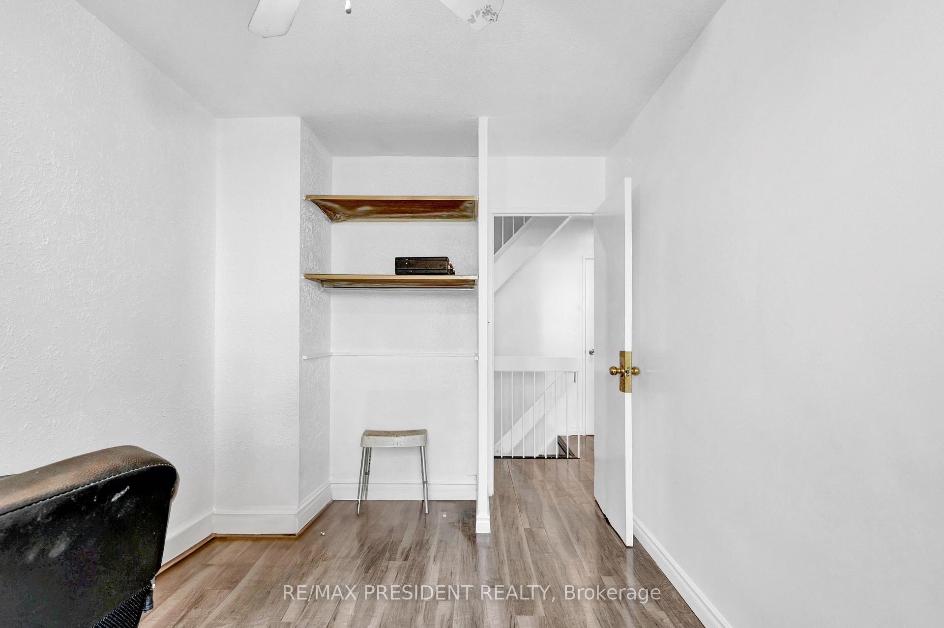 4 Bedrooms Condo at 10 Eddystone,  Toronto For sale