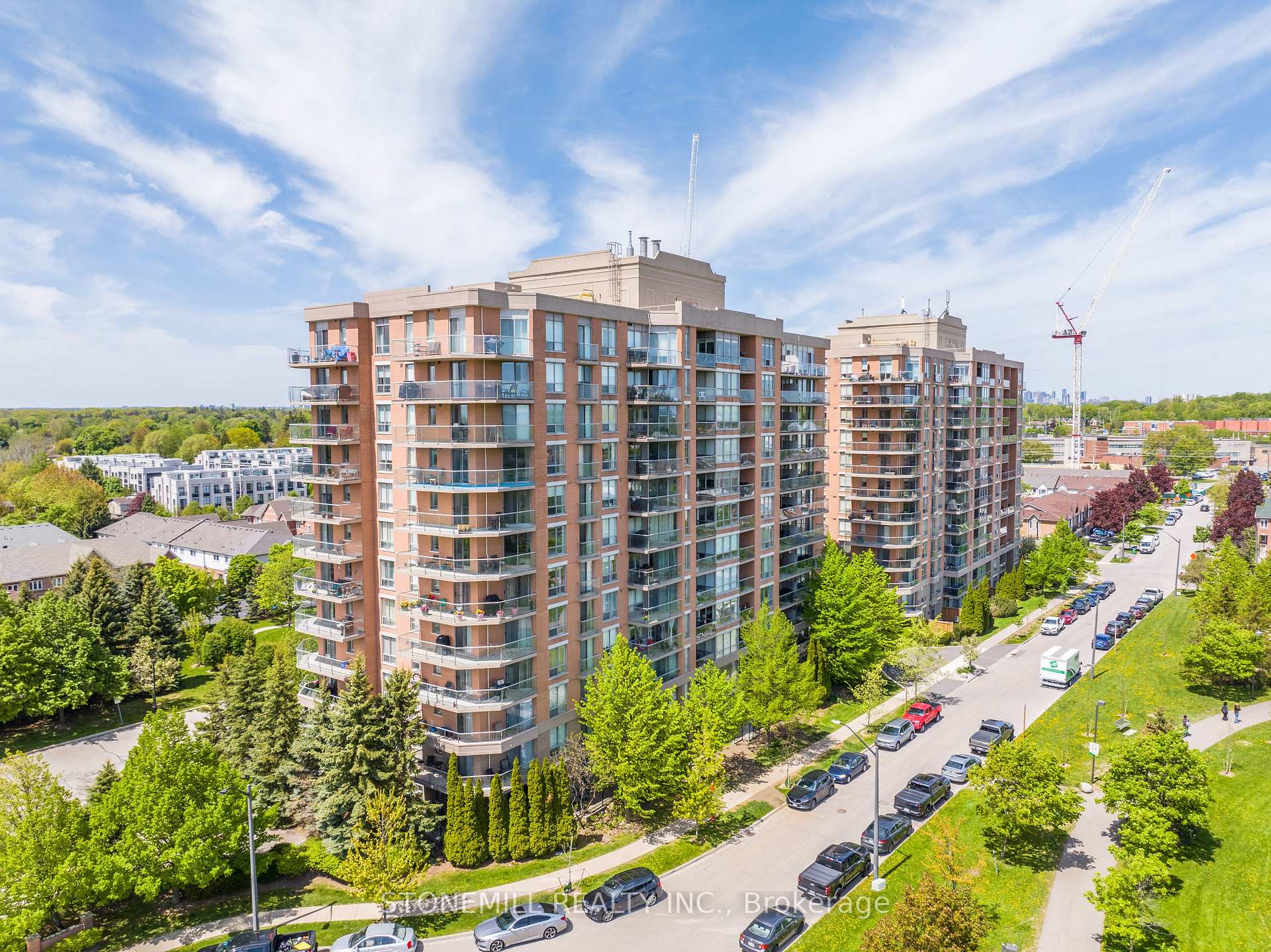 2 Bedrooms Condo at 1150 Parkwest, Mississauga For sale