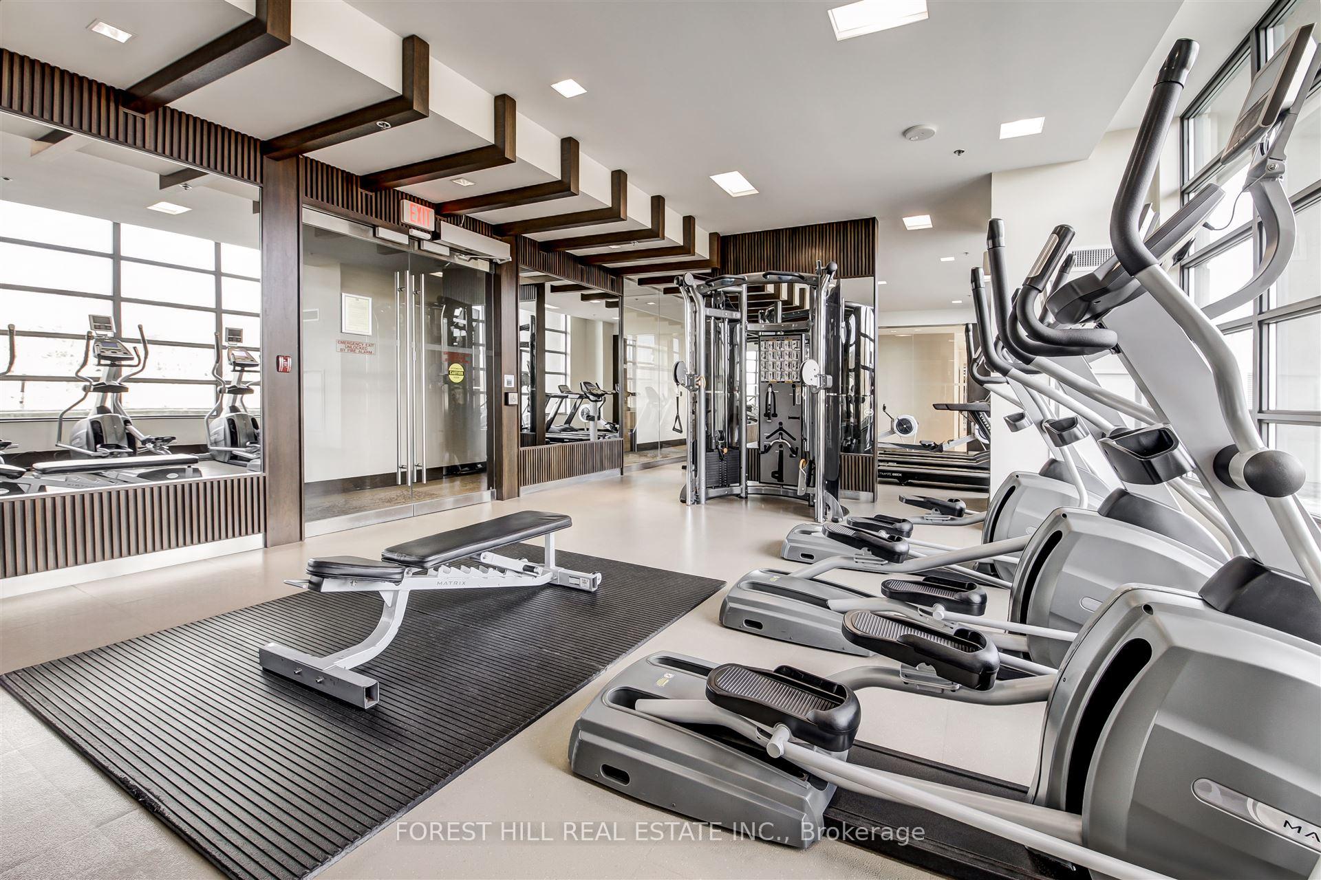 4 Bedrooms Condo at 35 Brian Peck, Toronto For sale