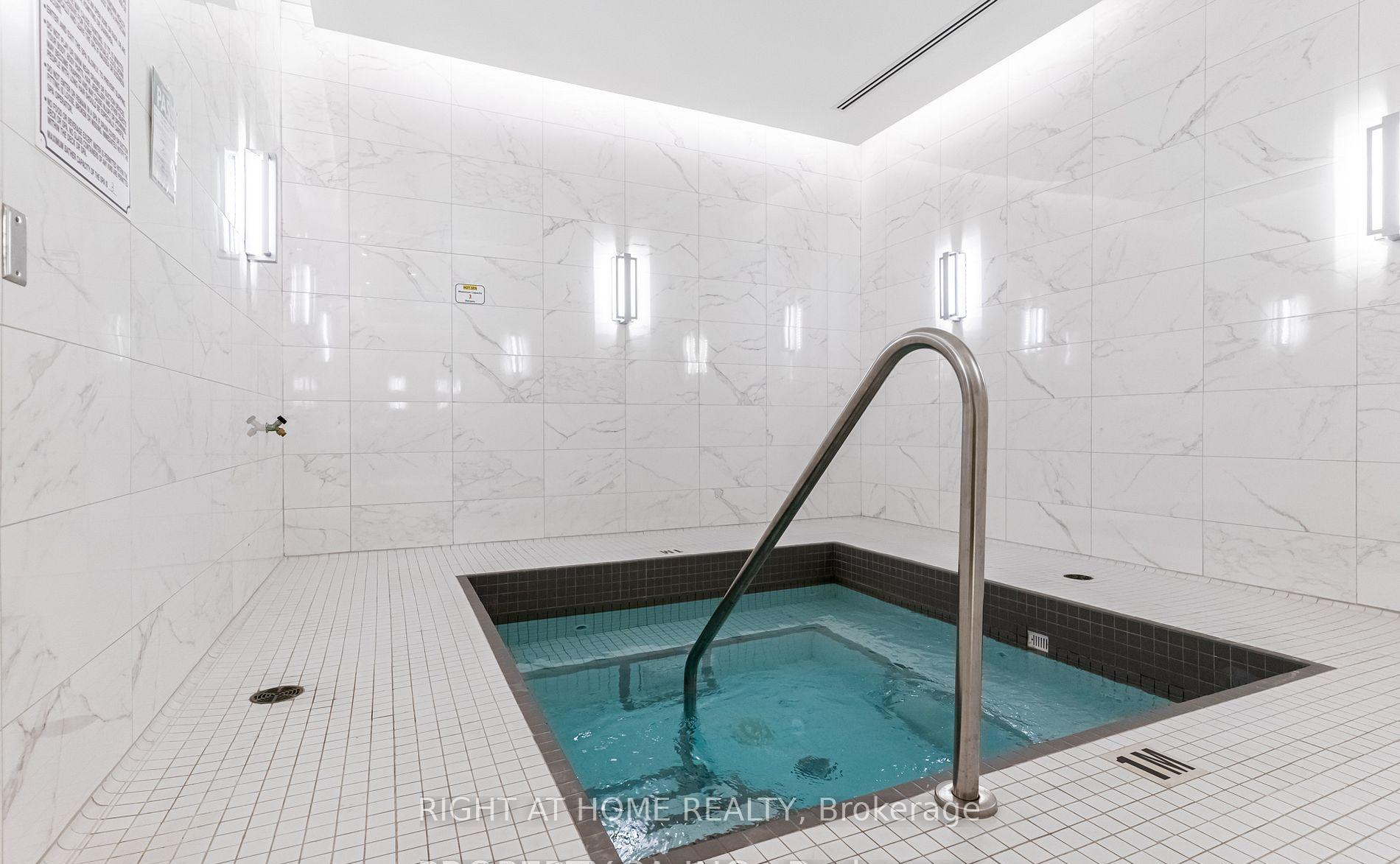2 Bedrooms Condo at 50 Ordnance, Toronto For sale