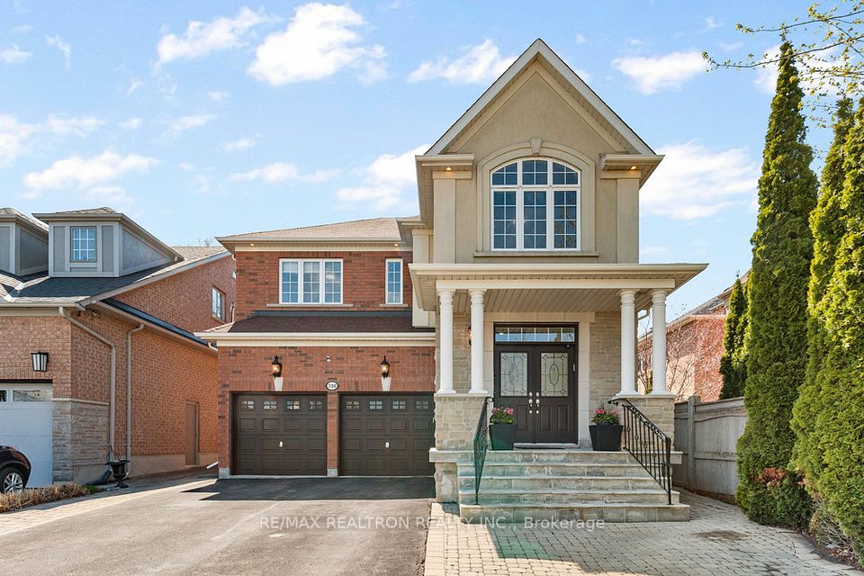 310 Thornhill Woods
