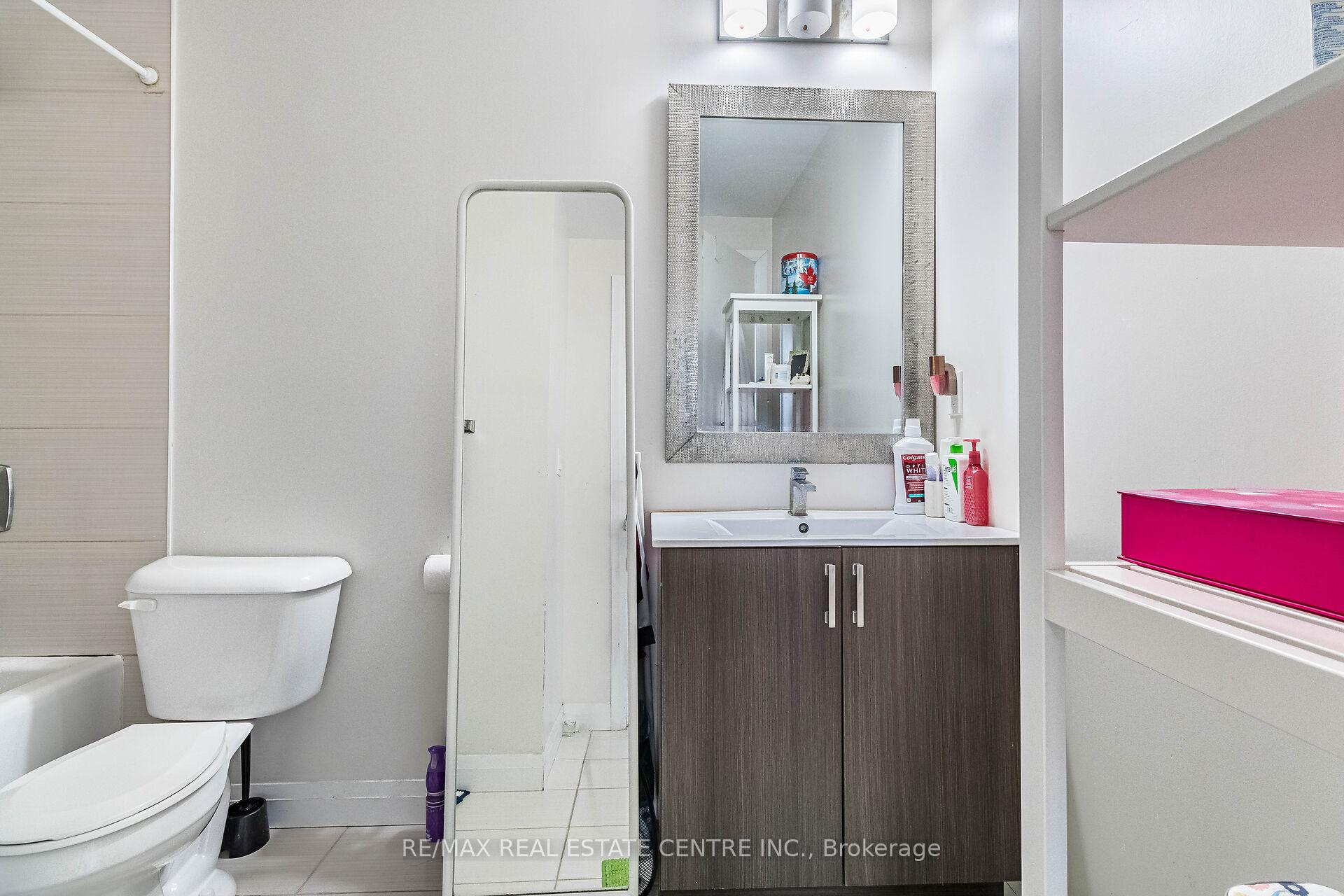 2 Bedrooms Condo at 22 East Haven,  Toronto For sale