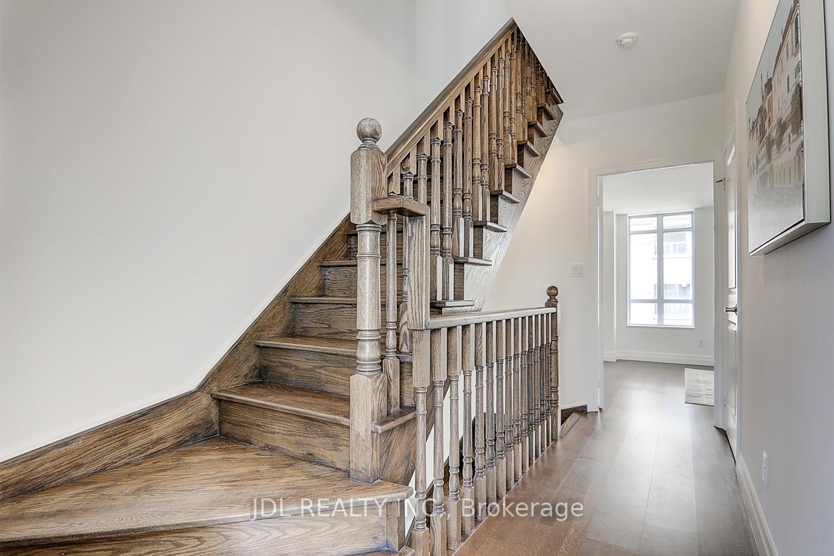 3 Bedrooms Condo at 934 Mount Pleasant,  Toronto For sale