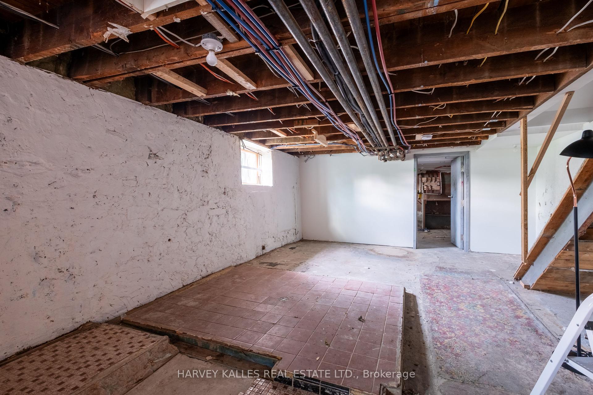 410 Roxton Road