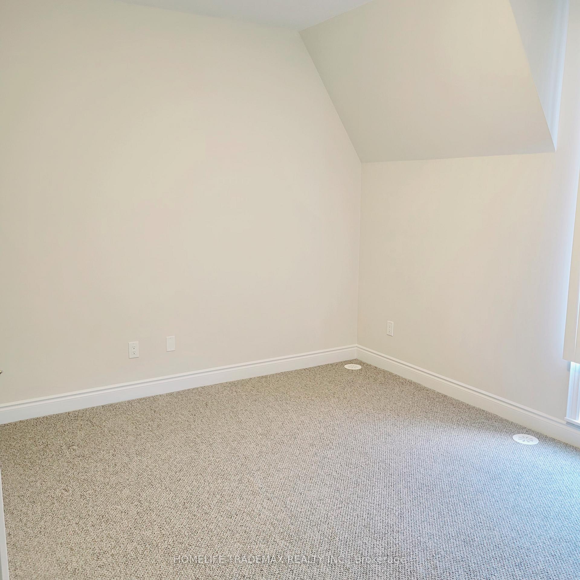 3 Bedrooms Condo at 15 Lunar, Mississauga For sale