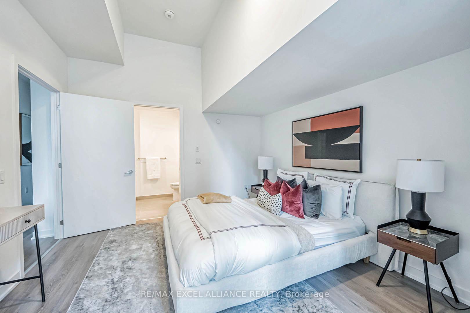2 Bedrooms Condo at 357 King,  Toronto For sale