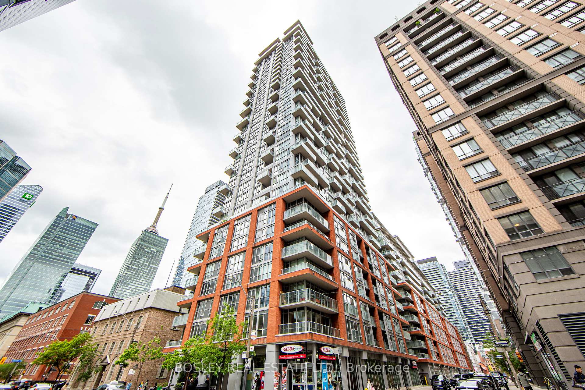 2 Bedrooms Condo at 126 Simcoe, Toronto For sale