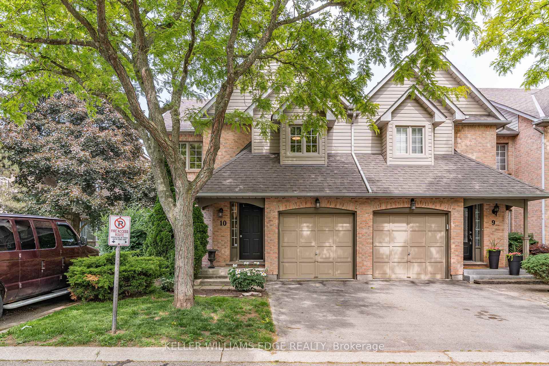 3 Bedrooms Condo at 320 Hamilton, Hamilton For sale