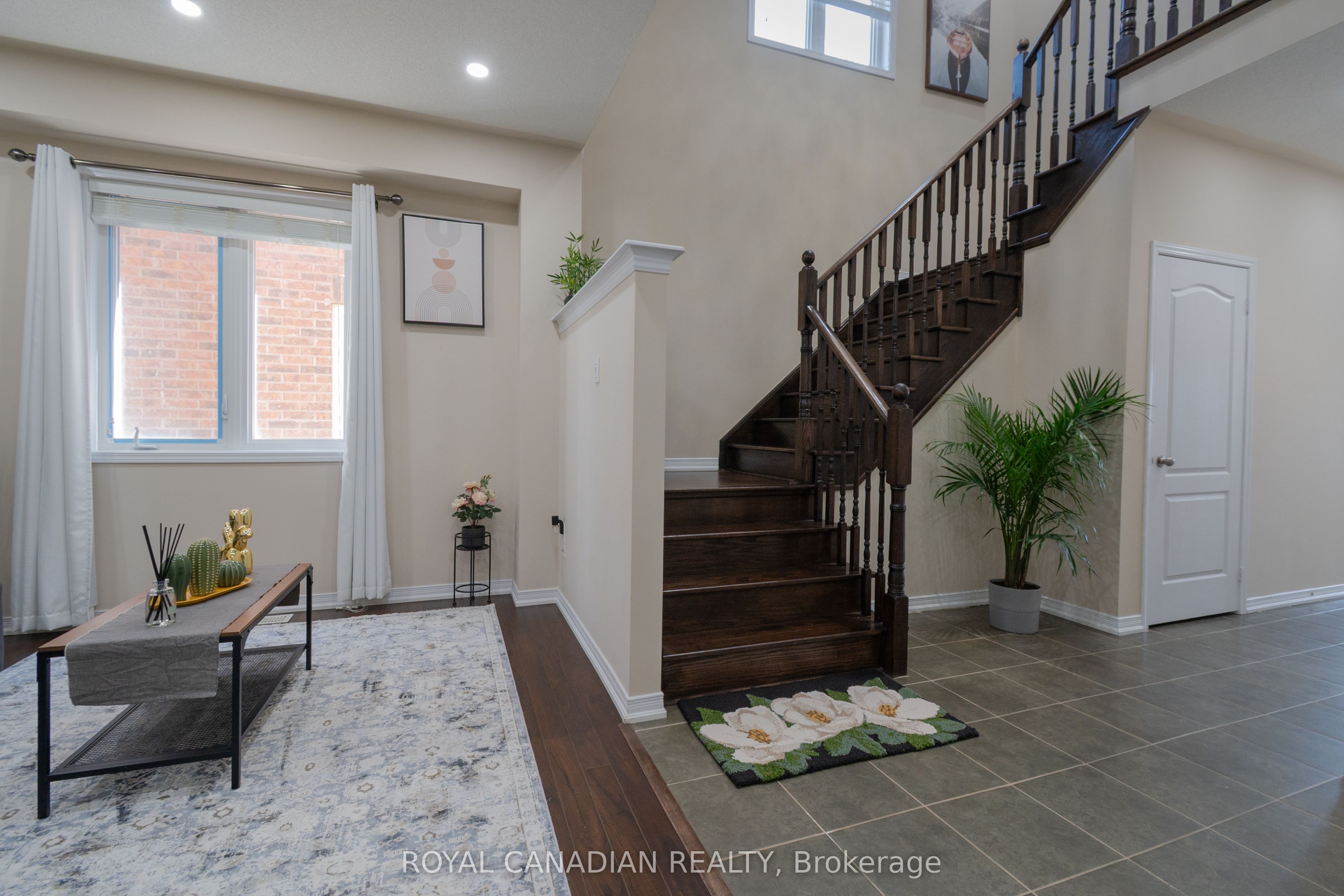 213 Richardson Crescent