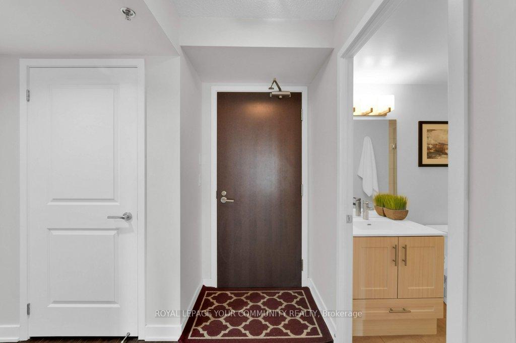 2 Bedrooms Condo at 185 Bonis, Toronto For sale
