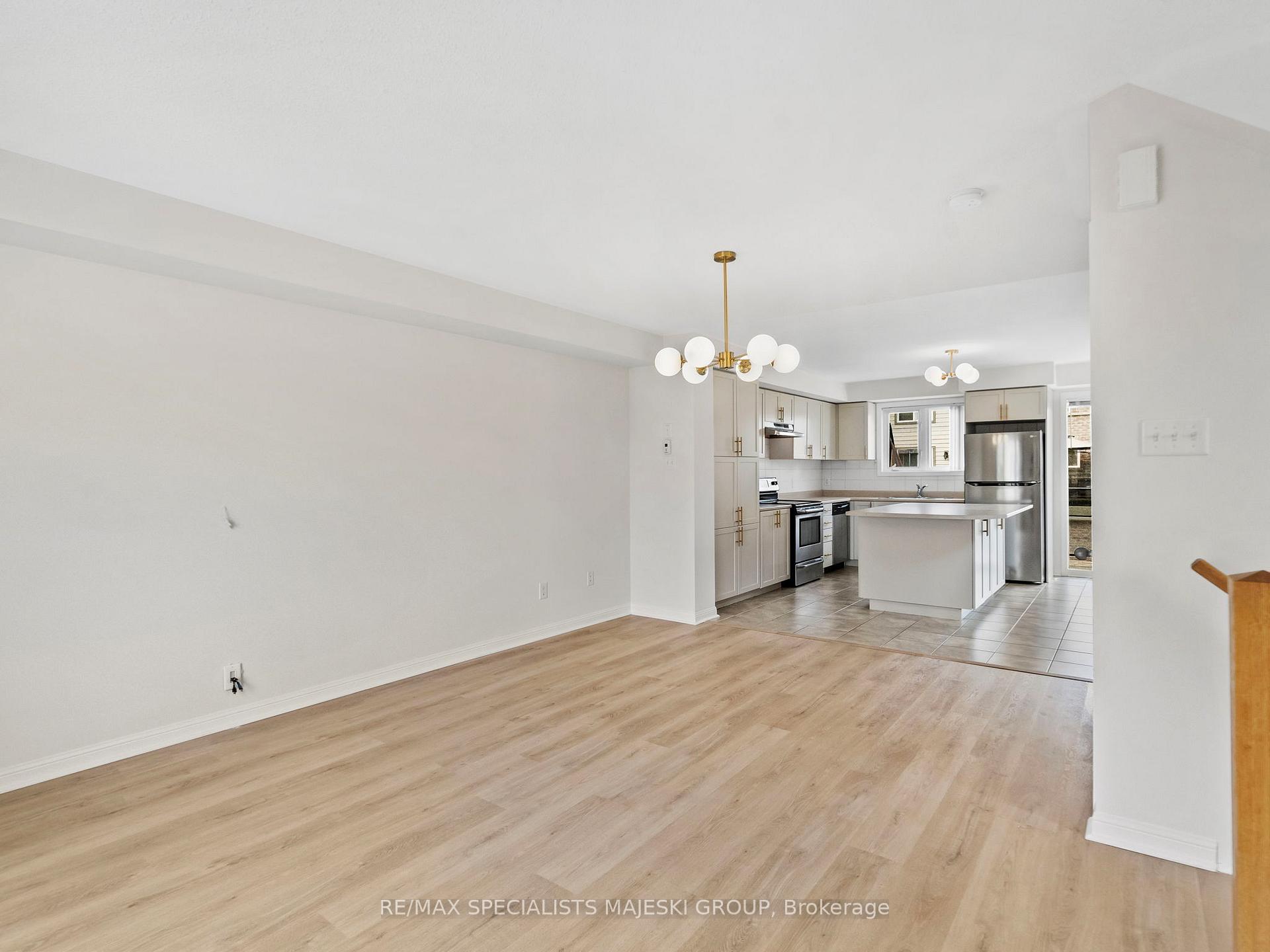 2 Bedrooms Condo at 2891 Rio, Mississauga For sale