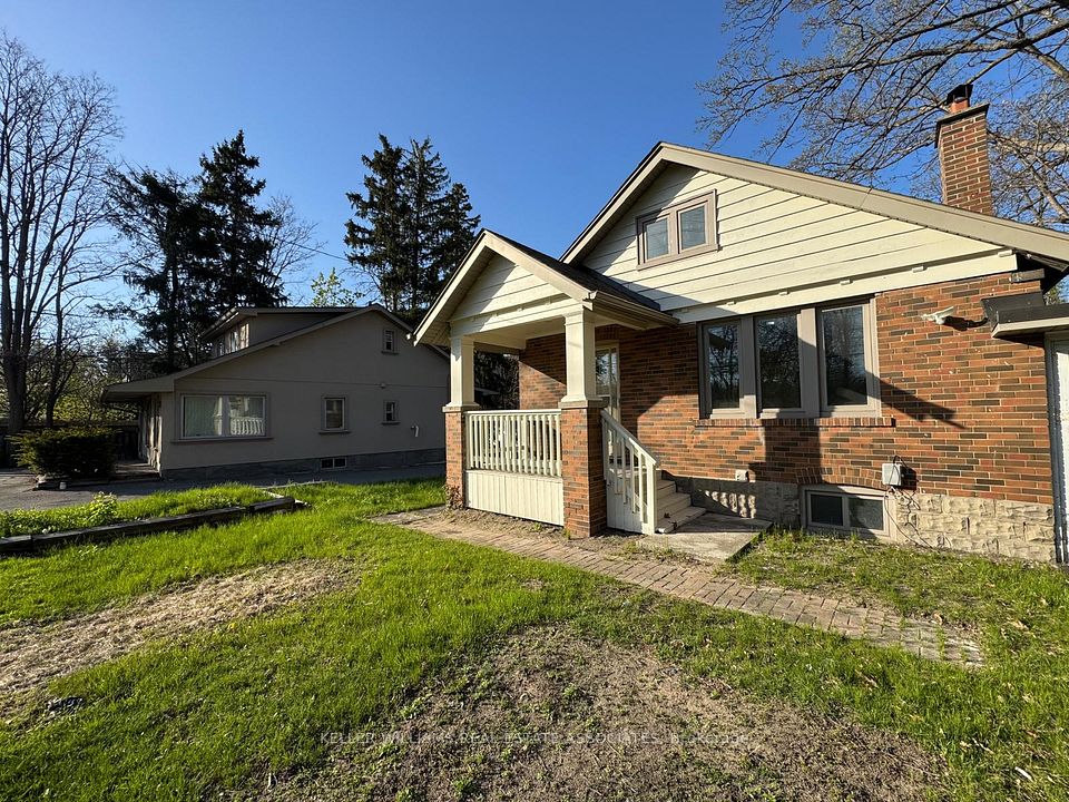 1561 Hurontario