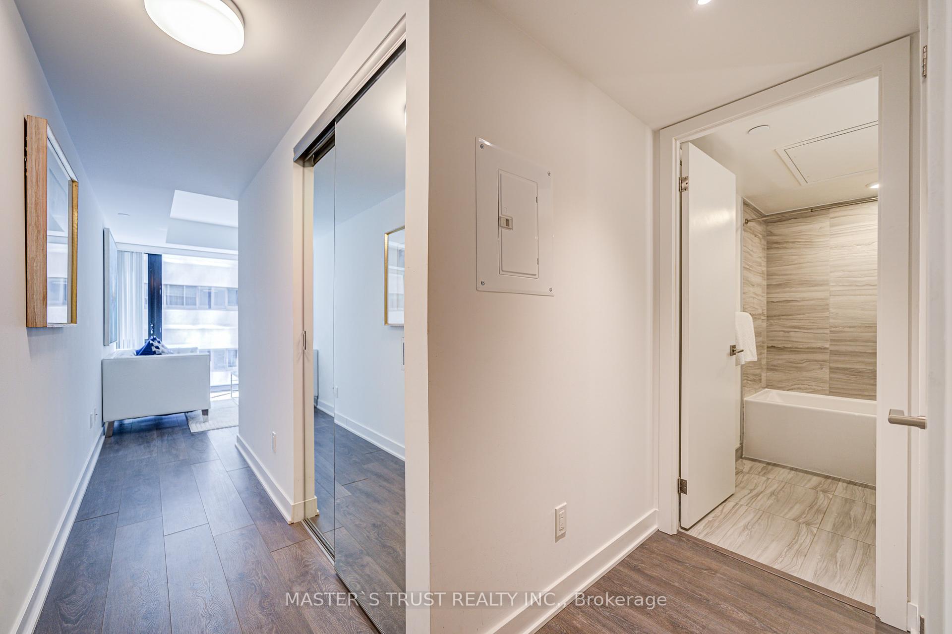 1 Bedroom Condo at 188 Cumberland, Toronto For sale