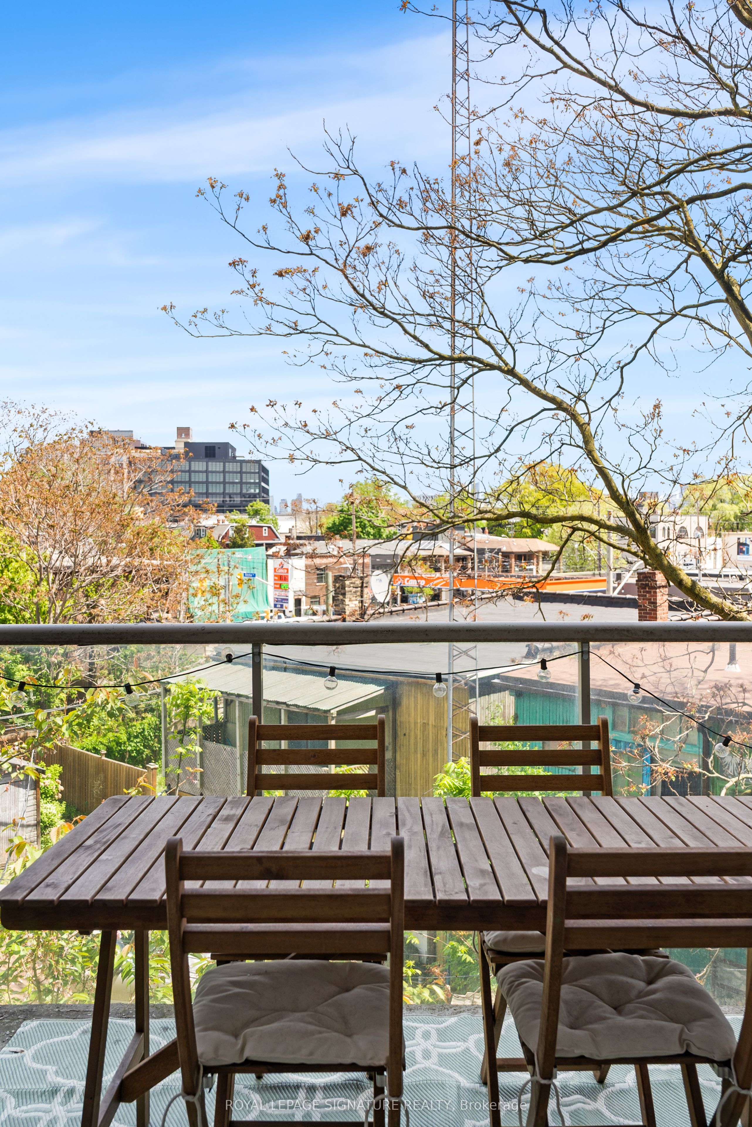 437 Roncesvalles Avenue, #423