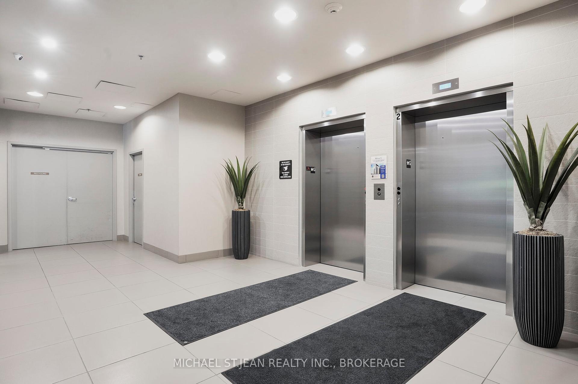 1 Bedroom Condo at 90 Charlton, Hamilton For sale