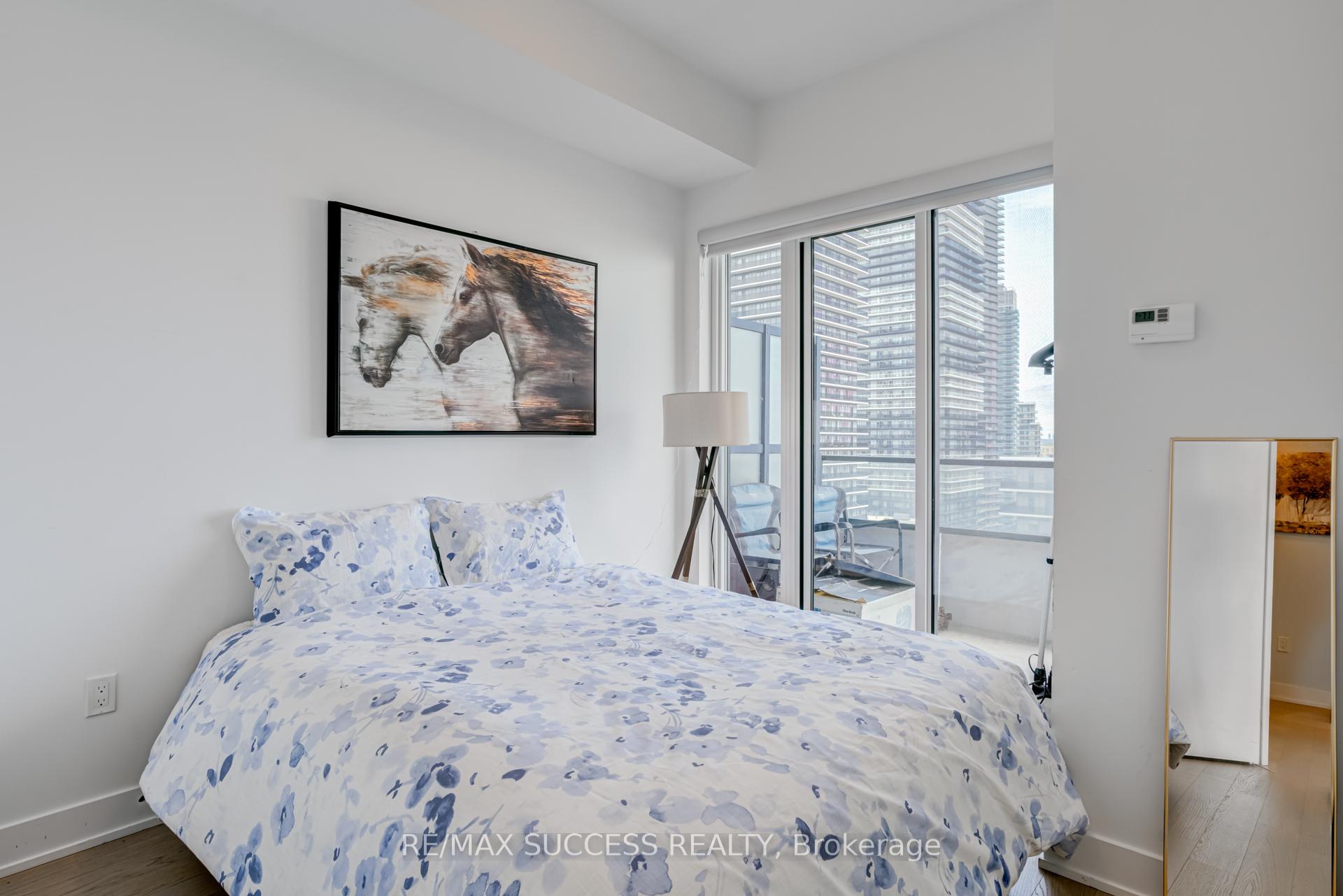 3 Bedrooms Condo at 20 Shore breeze, Toronto For sale