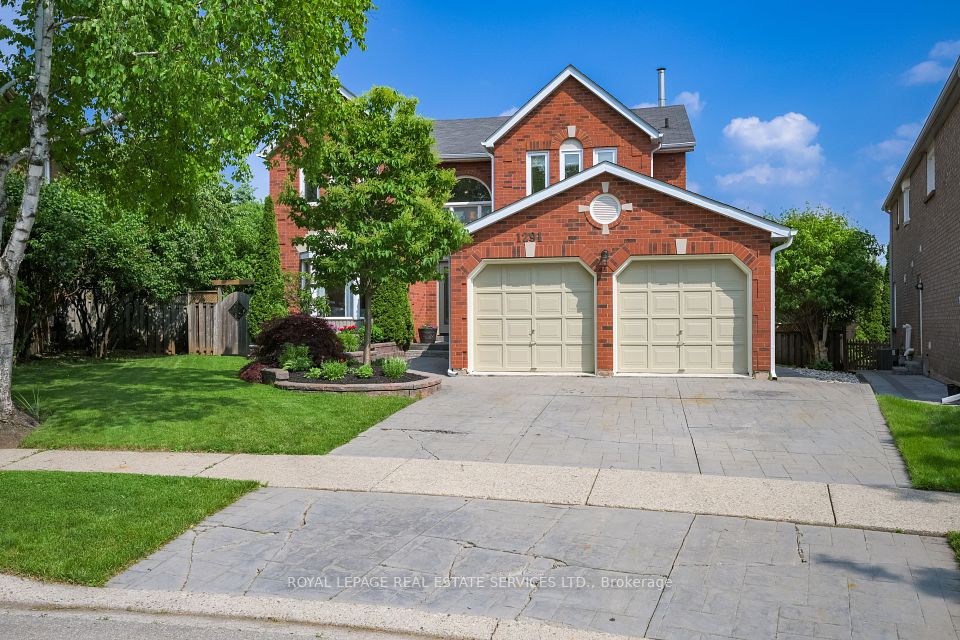 1291 Saddler Circle, Oakville, ON L6M 2X7