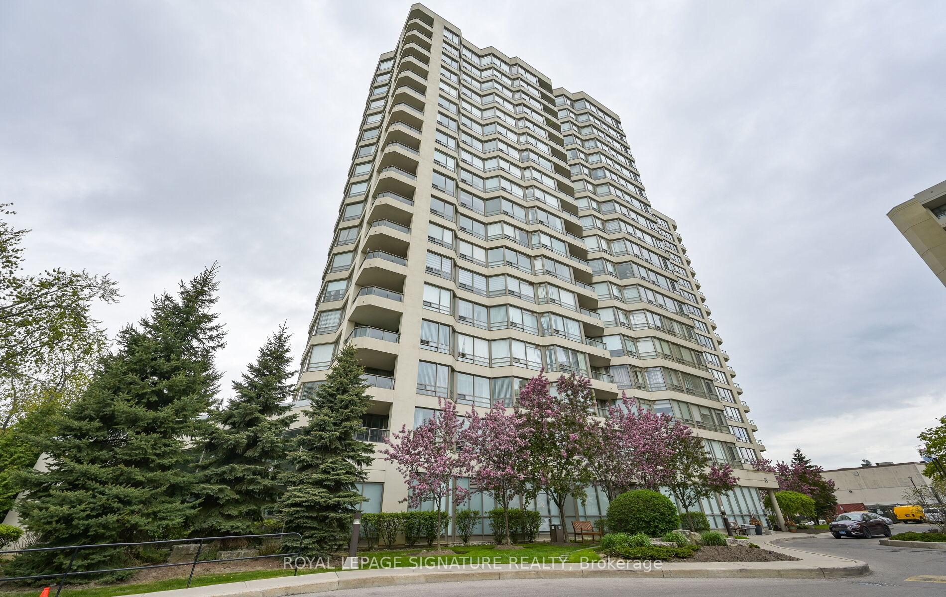 2 Bedrooms Condo at 75 King, Mississauga For sale