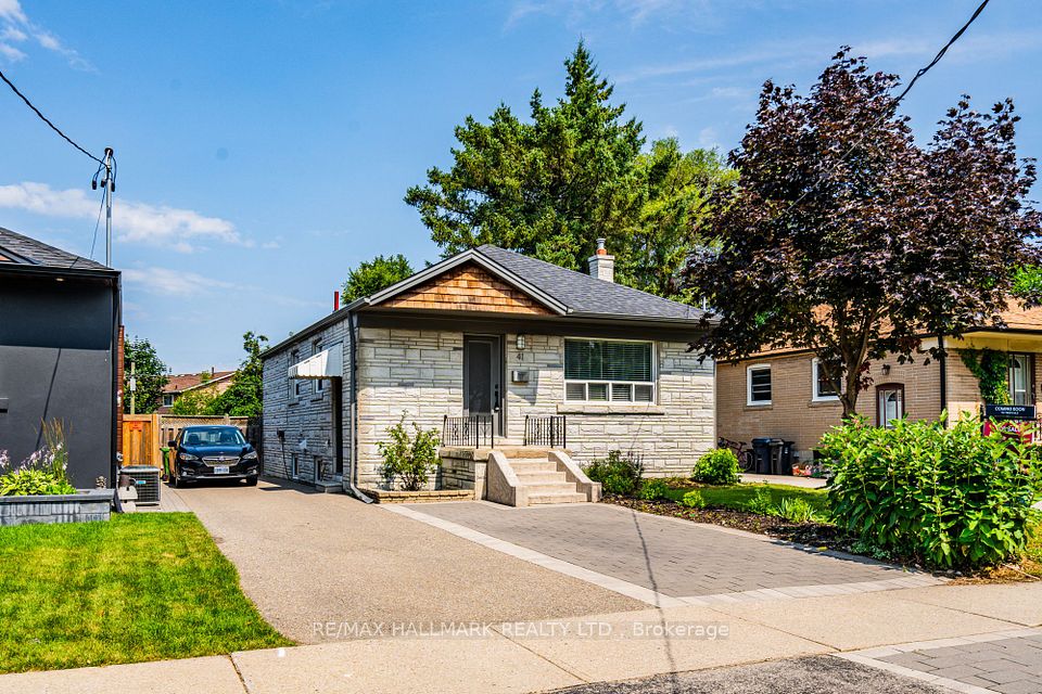41 Treeview Drive