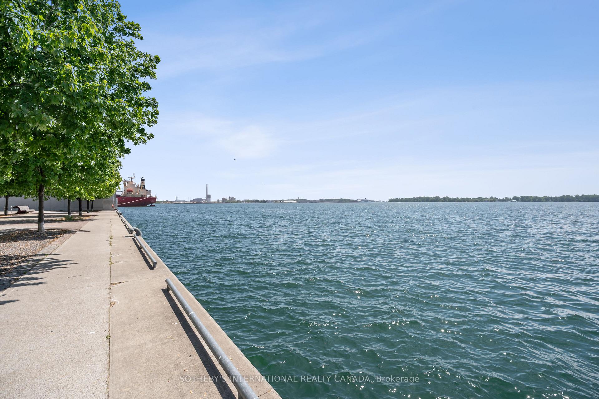 3 Bedrooms Condo at 39 Queens, Toronto For sale