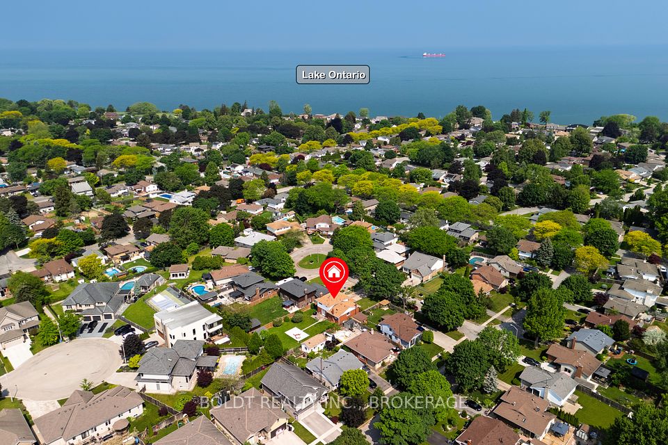 5 Woodgarden Court, St. Catharines, ON L2M 7C9