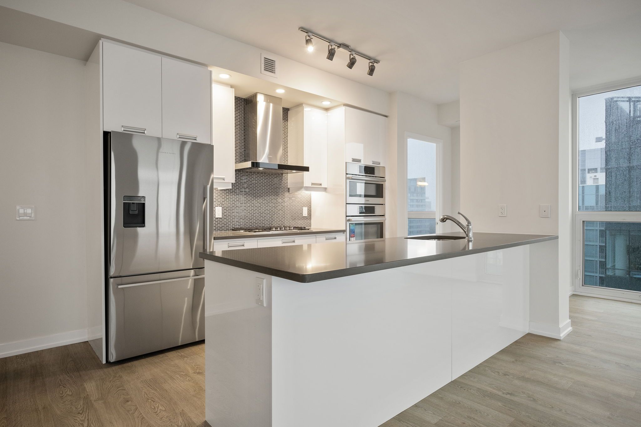 99 John Street 4504