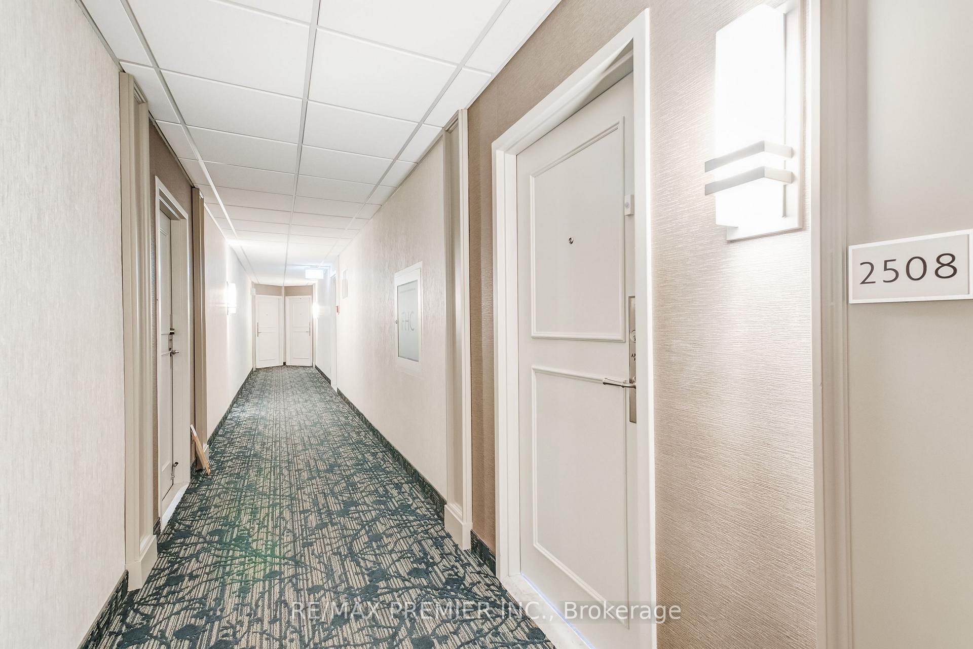 1 Bedroom Condo at 1333 Bloor, Mississauga For sale