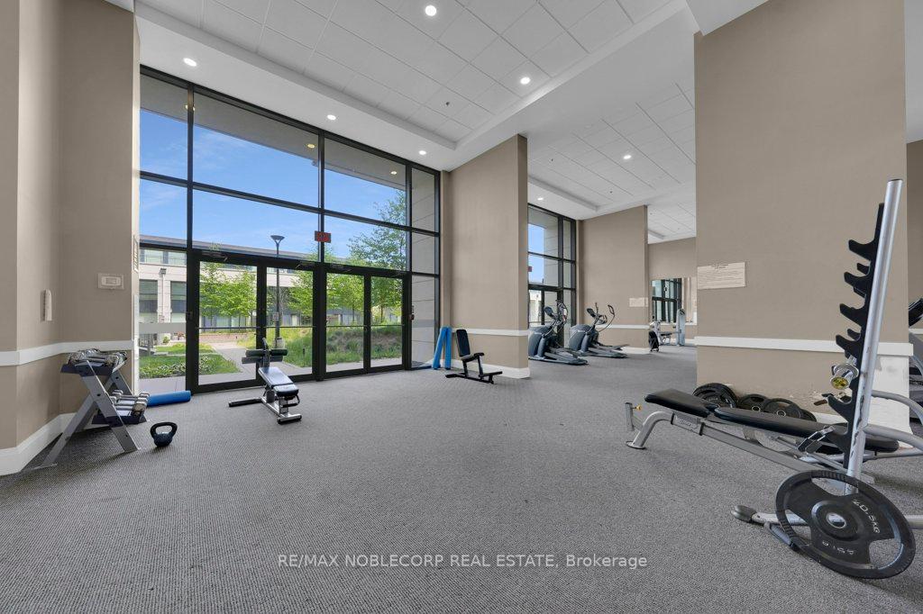 2 Bedrooms Condo at 12 Woodstream, Vaughan For sale