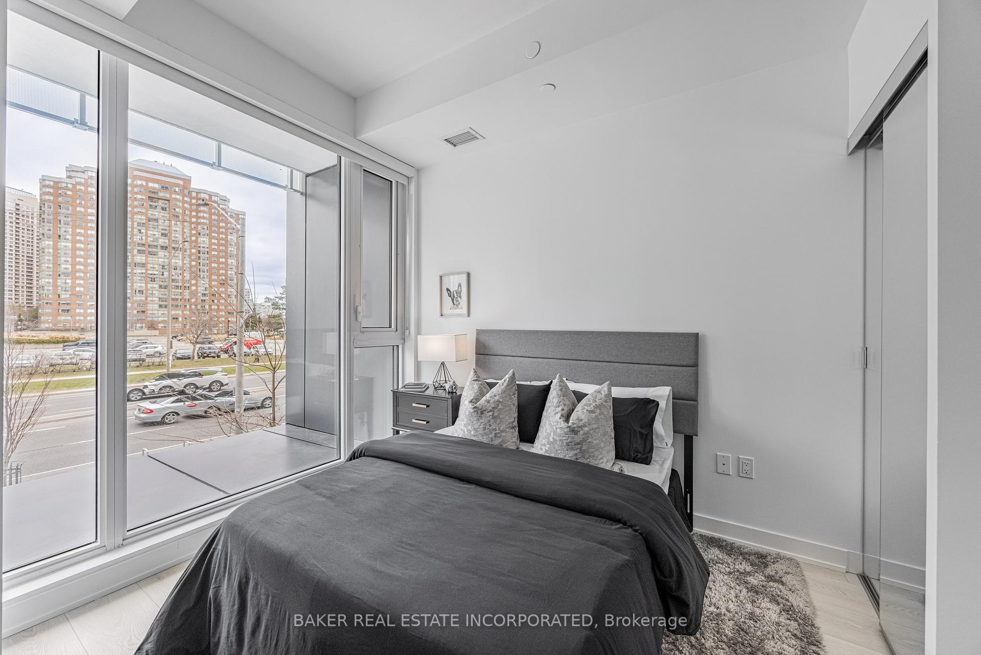 4 Bedrooms Condo at 3883 Quartz,  Mississauga For sale