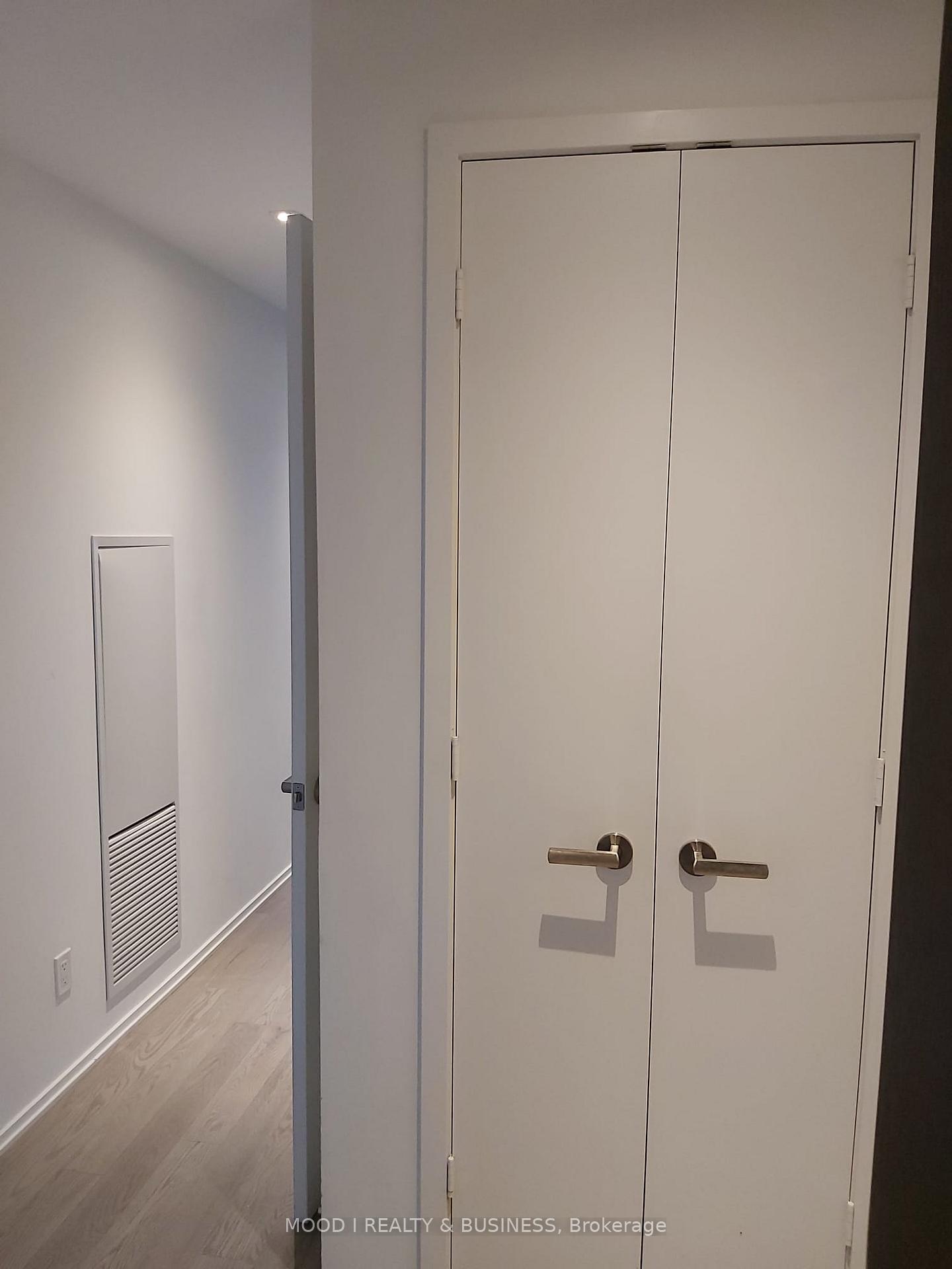 3 Bedrooms Condo at 12 Bonnycastle, Toronto For sale
