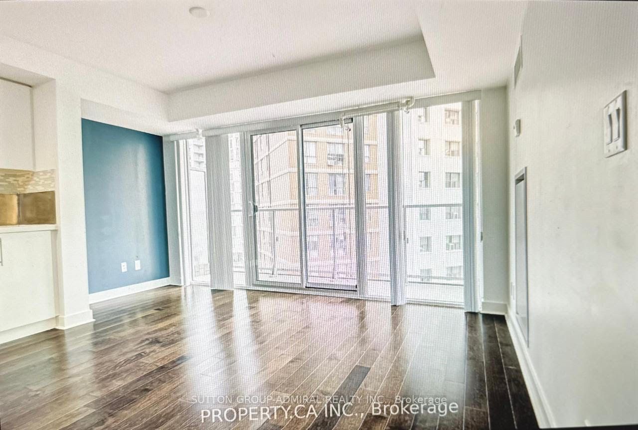 58 Orchard View Boulevard, #907
