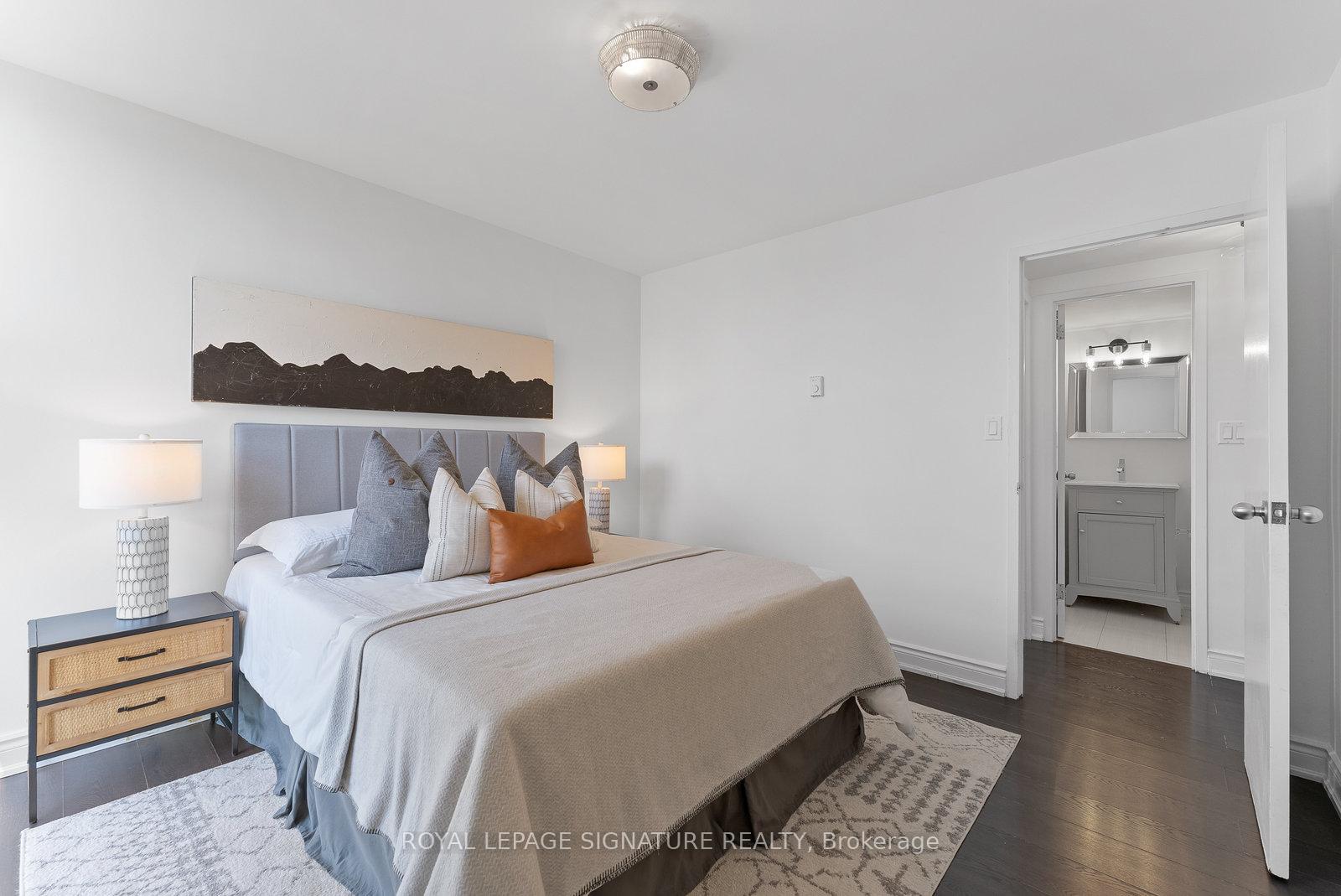 2 Bedrooms Condo at 40 Homewood, Toronto For sale