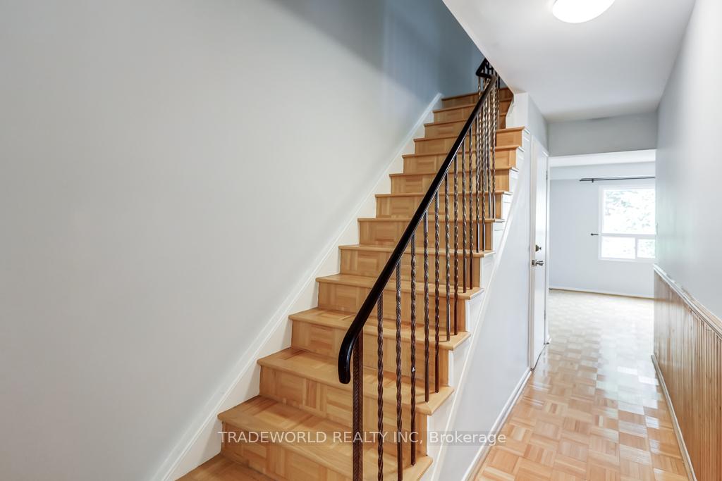3 Bedrooms Condo at 50 Brookmill, Toronto For sale