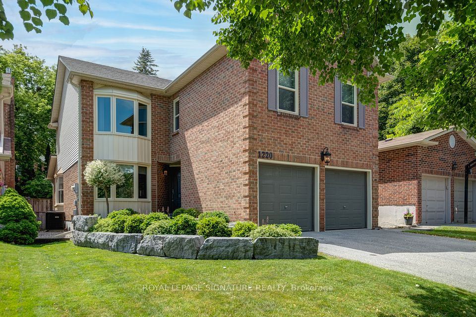 1220 Fieldstone