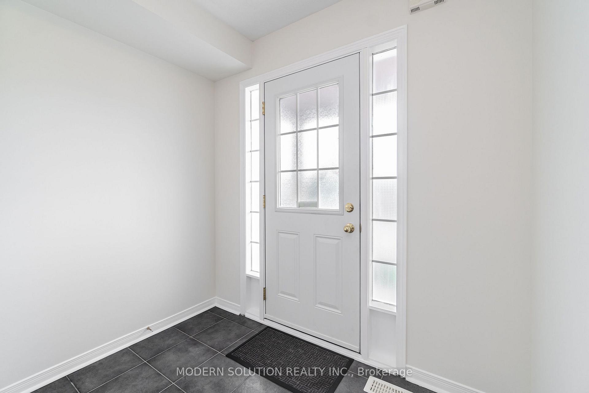 3 Bedrooms Condo at 525 Novo Star, Mississauga For sale