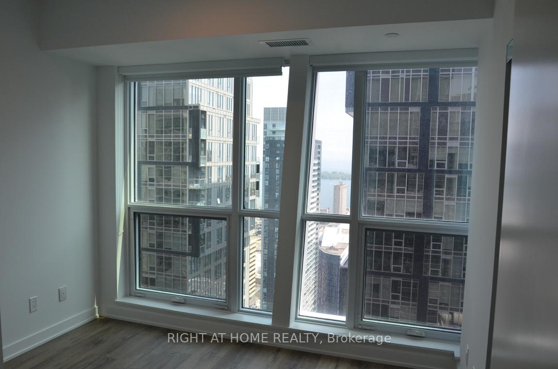 1 Bedroom Condo at 327 King, Toronto For sale