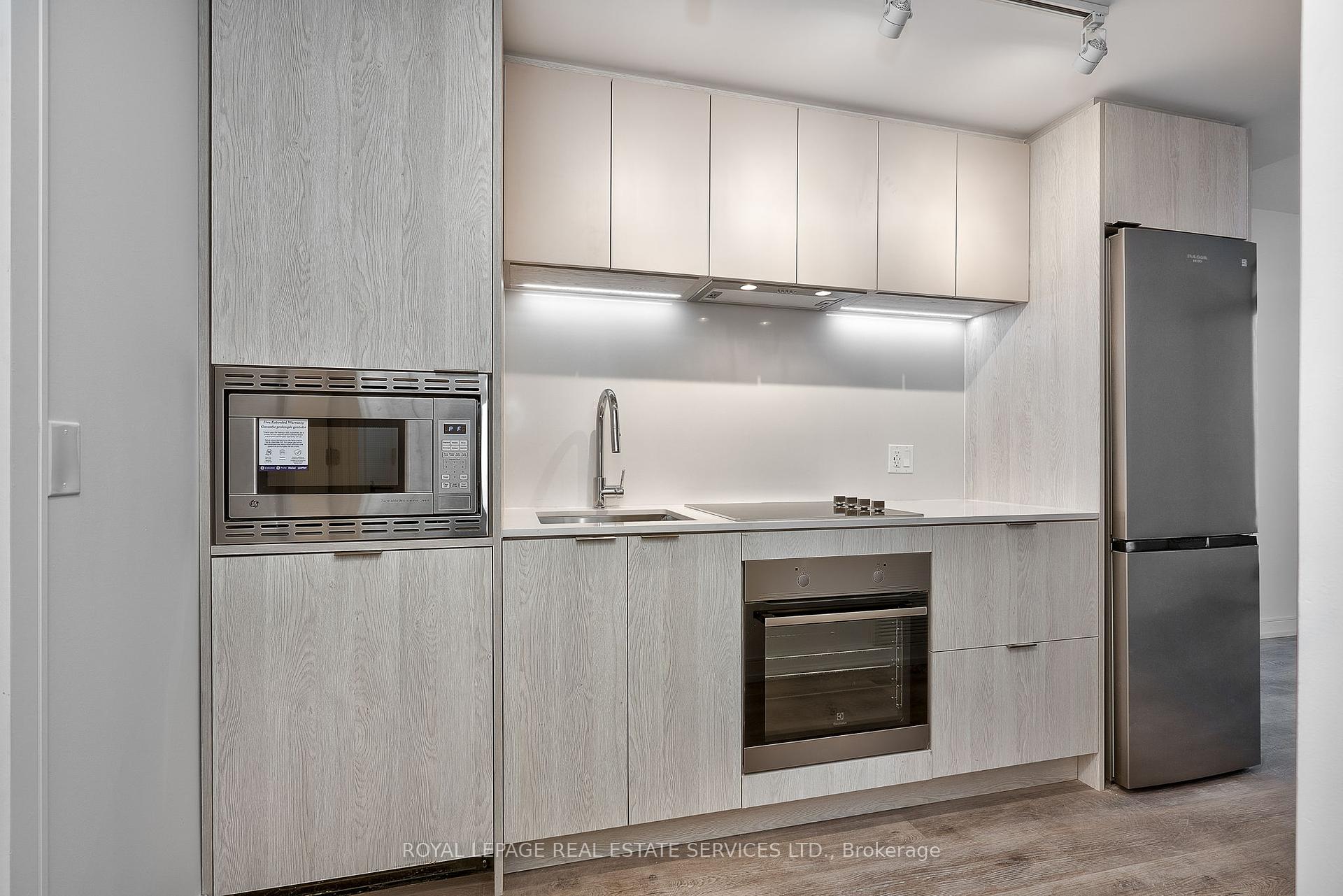 1 Bedroom Condo at 1 Jarvis, Hamilton For sale