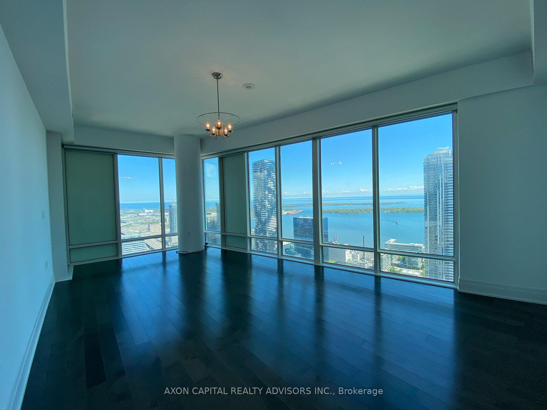 3 Bedrooms Condo at 8 The Esplanade, Toronto For sale